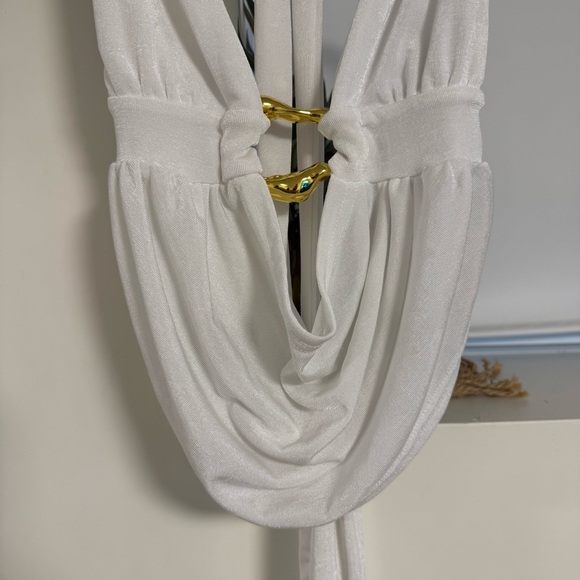 Backless Halter Neck Going Out Top - Picture 4 of 9